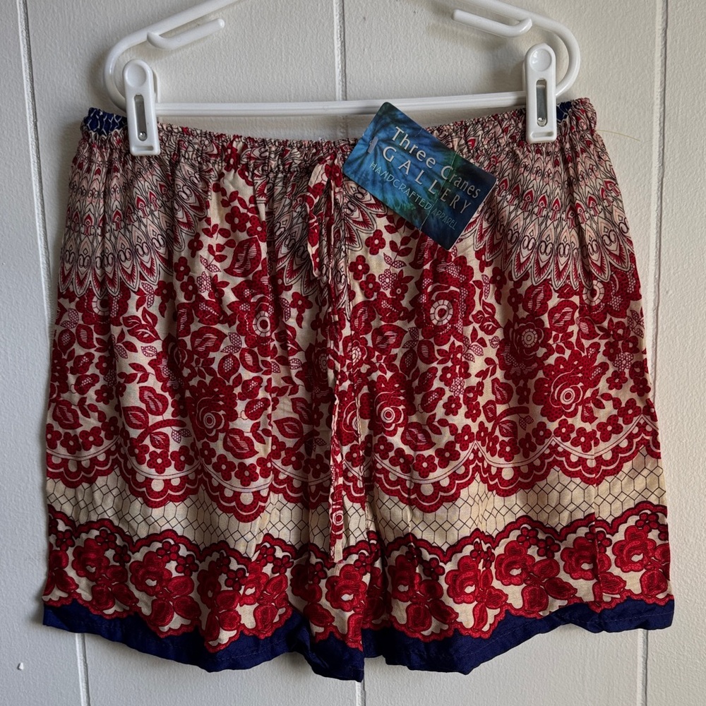 NWT Three Cranes Gallery Red and Blue High Waist Floral Shorts Sz S